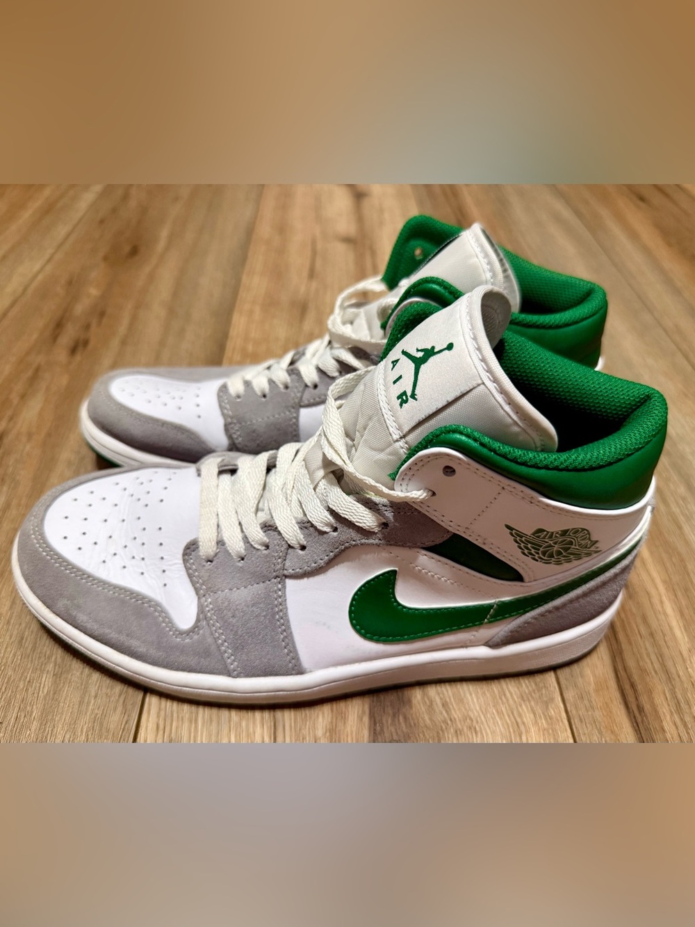 Mens Nike Air Jordan 1 Mid SE Gray Pine Green DC7294-103 Men’s Size 8 Women 9.5